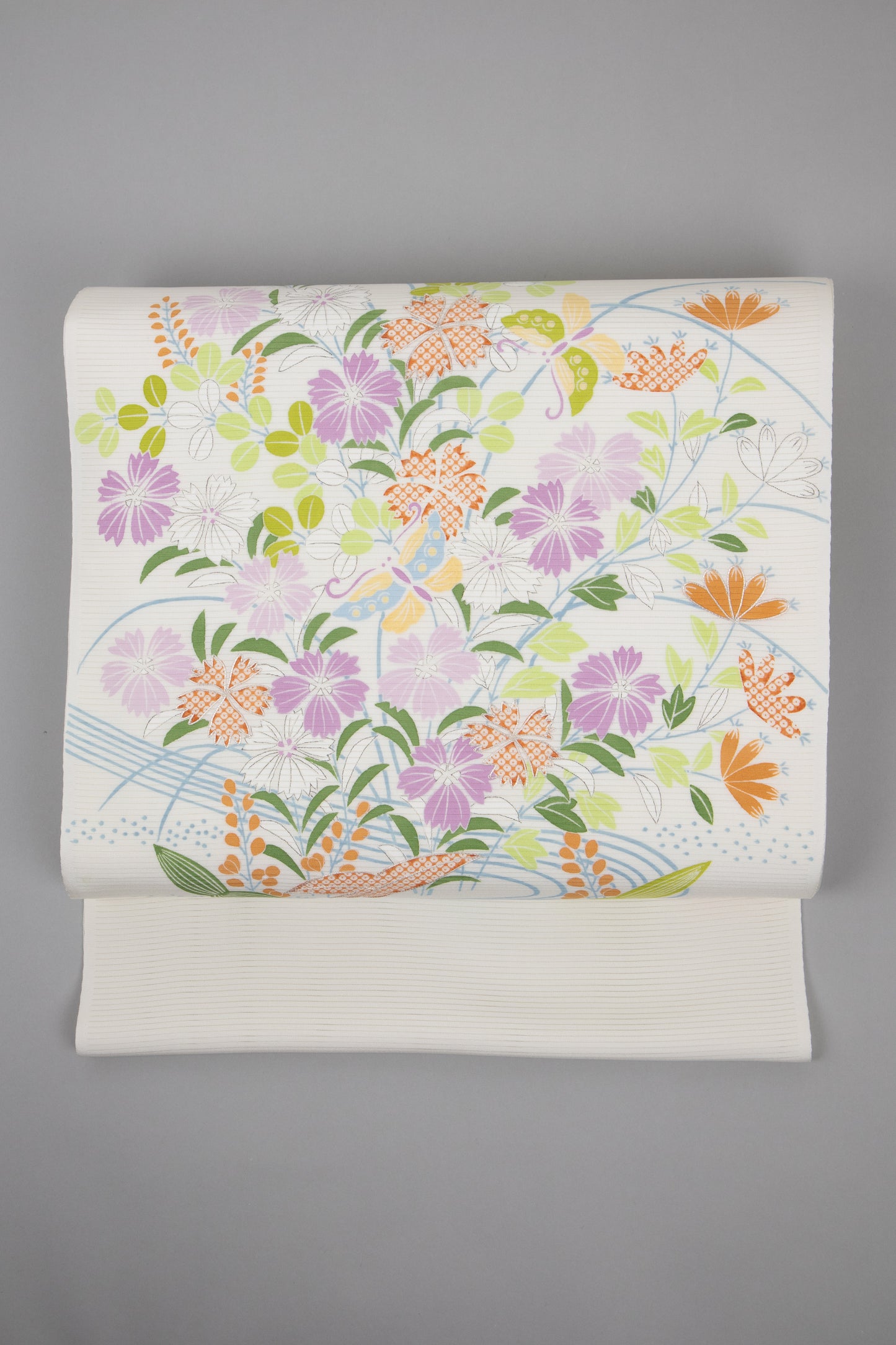 白色の駒絽の夏御所解帯のお太鼓の写真