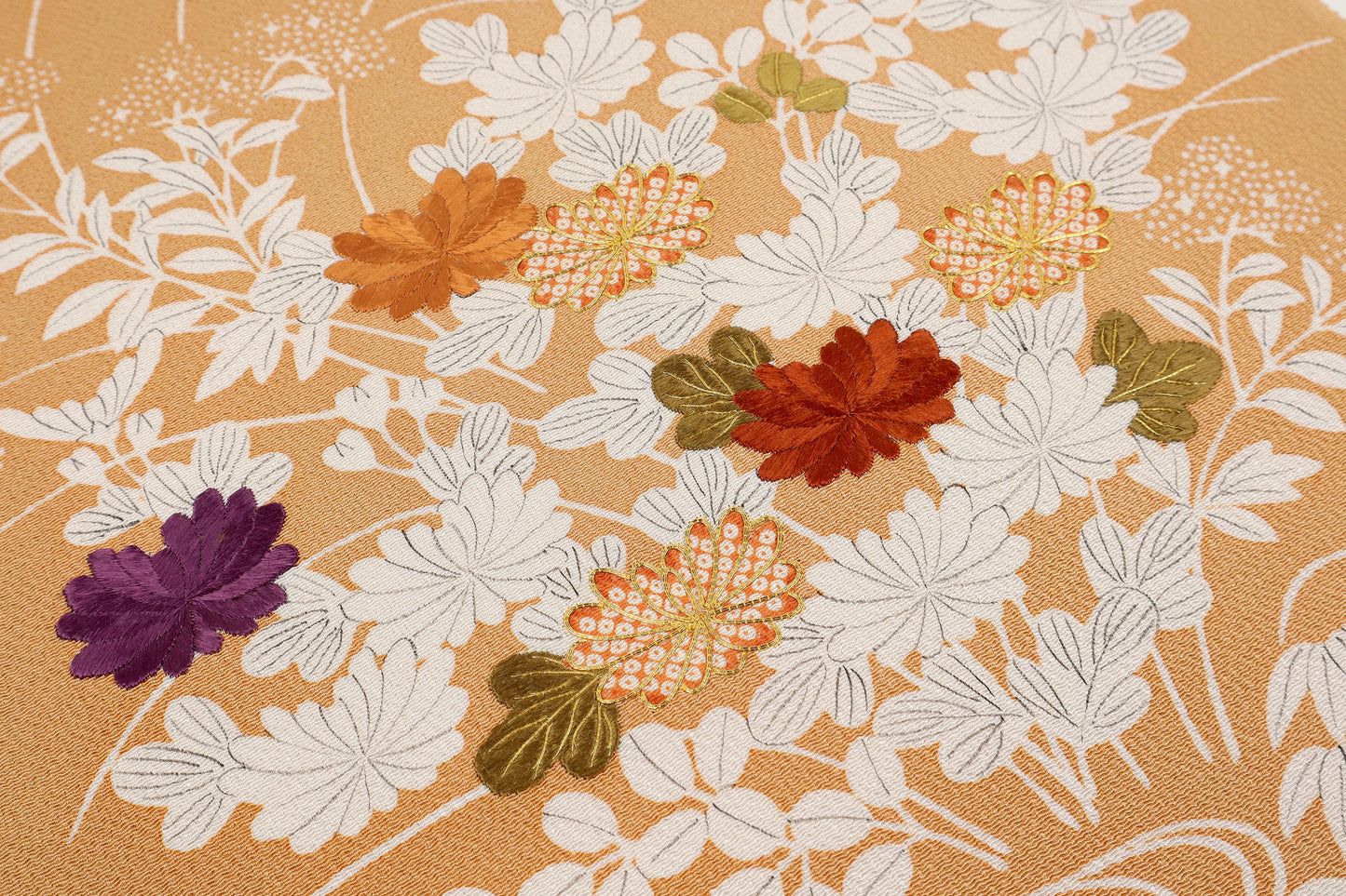 縮緬　御所解帯　白茶地　秋草尽くし　No.82822