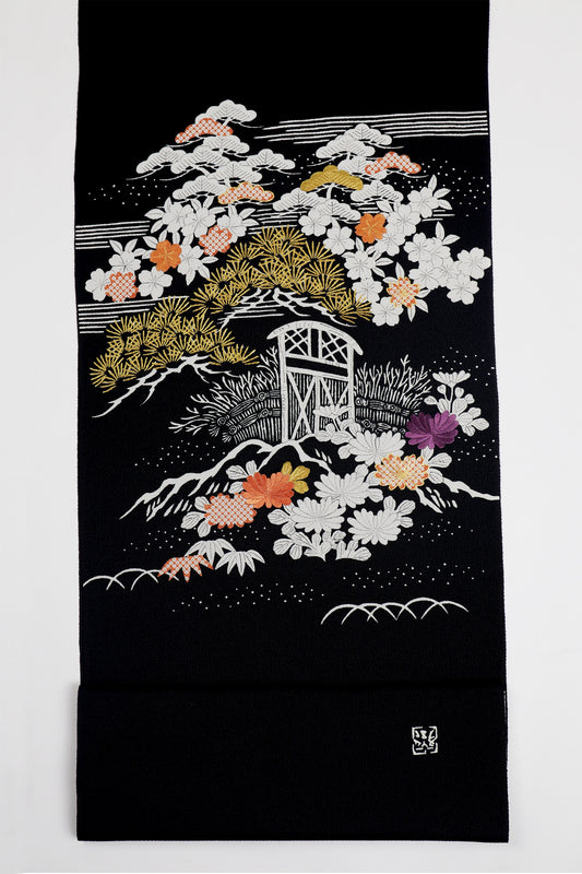 縮緬　御所解帯　黒地　枝折戸　No.82825