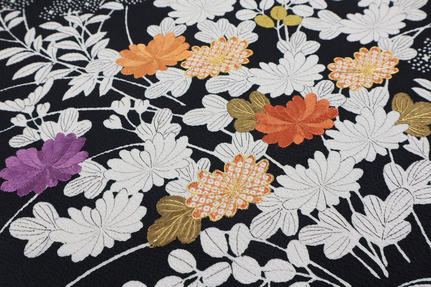 縮緬　御所解帯　黒地　秋草尽くし　No.82831