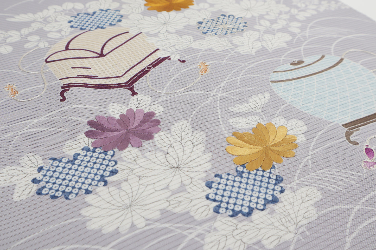 ぎをん齋藤の鼡色の駒絽夏御所解帯のお太鼓の柄の接写